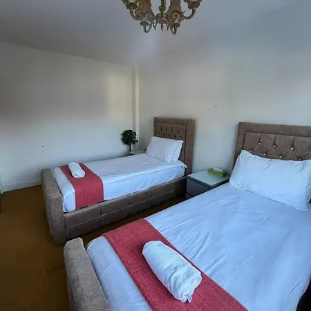 Unwind In Comfort At Cosy Caradus Free Parking Hébergement de vacances