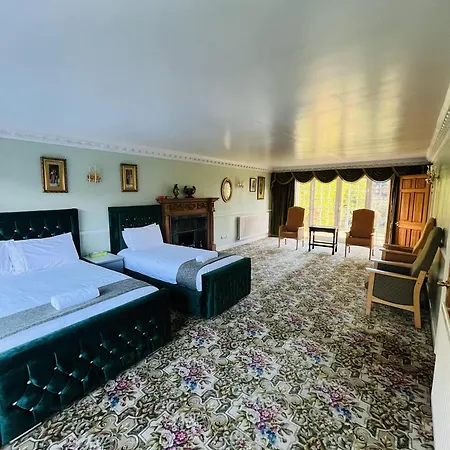 Unwind In Comfort At Cosy Caradus Free Parking Birmingham